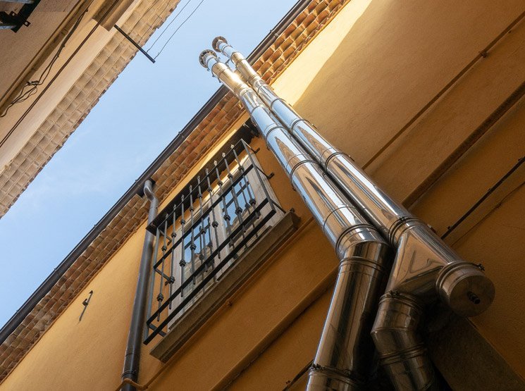 Cambio de bajantes de uralita en edificios en Puzol Retirada de bajantes de amianto con vecinos en el edificio en Puzol